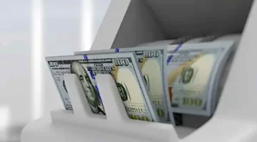 تحركات مفاجئة في سعر الدولار أمام الجنيه المصري بعد زيادة الطلب على العملة